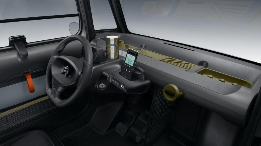 Торпедо Citroen Ami 2020 года  (фото 46 из 54)